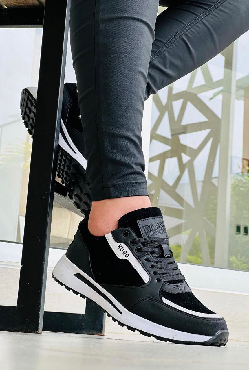 ¡PROMOCIÓN BLACK FRIDAY IMPERDIBLE! ÚLTIMO PAR DE ZAPATILLAS HUGO BOSS - ¡COMPRA 2 Y CONSIGUE UN 63% DE DESCUENTO EN EL SEGUNDO PAR!